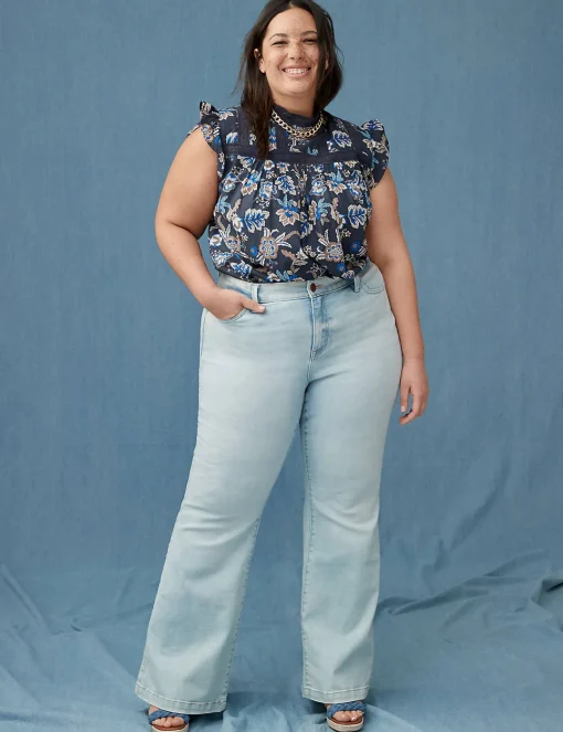 Wide Leg & Flare Jeans^Lane Bryant Curvy Fit Body Icon Flare Jean Light Denim